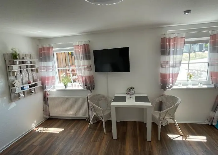 Bueschem Wohlfuehlparadies 公寓 林德拉