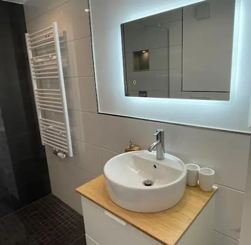 Bueschem Wohlfuehlparadies 公寓 林德拉